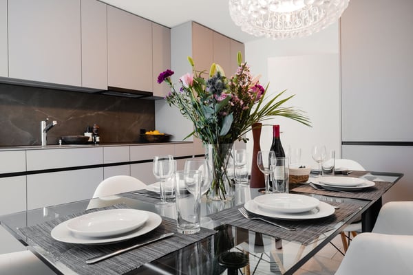 Modern Furnished 3.5-Room Apartment in Zürich's Prestigious 8008 District 17