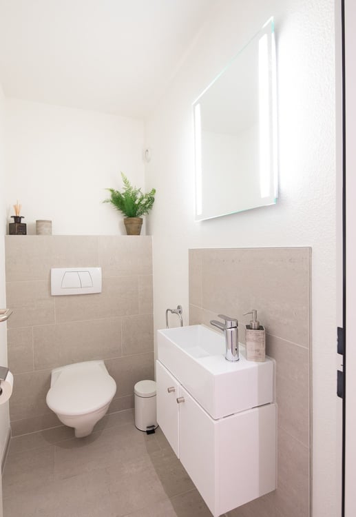 Modern Furnished 3.5-Room Apartment in Zürich's Prestigious 8008 District 7