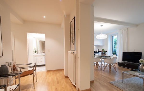 Modern Furnished 3.5-Room Apartment in Zürich's Prestigious 8008 District 2