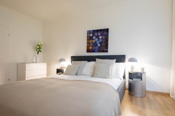 Modern Furnished 3.5-Room Apartment in Zürich's Prestigious 8008 District 6