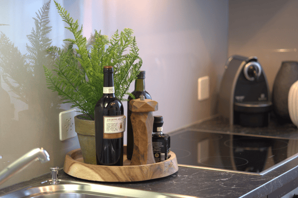 Spacious furnished 1-bedroom apartment with weekly cleaning service for rent 6