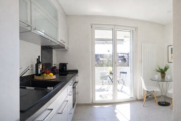 Spacious furnished 1-bedroom apartment with weekly cleaning service for rent 5