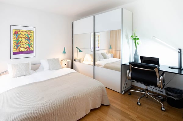 Modern Furnished 2-Room Apartment with Balcony in Zürich Wiedikon 6