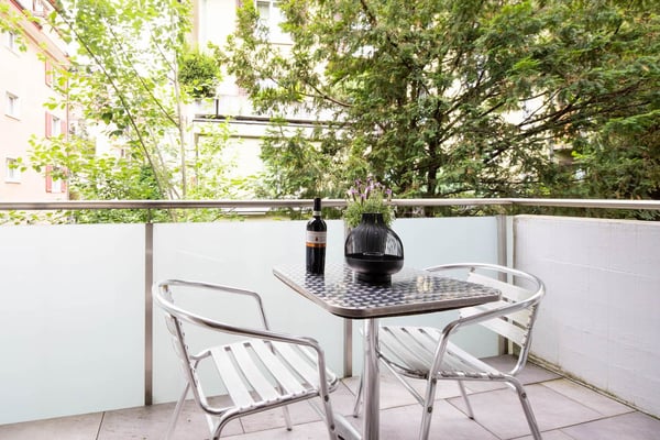 Modern Furnished 2-Room Apartment with Balcony in Zürich Wiedikon 11