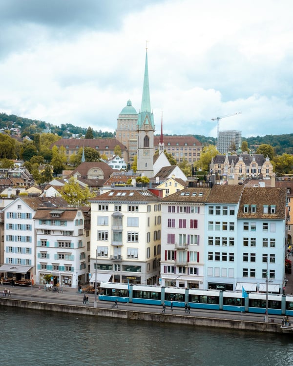 Neu renovierte, möblierte 3.5-Zimmer-Altbauwohnung mit Balkon in Zürich Wiedikon 9