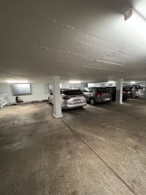 Einstellplatz in Zürich-Albisrieden zu vermieten 1