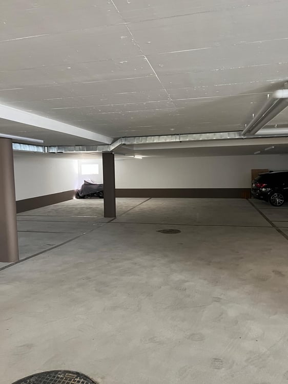 Einstellplatz in Wollishofen zu vermieten 1