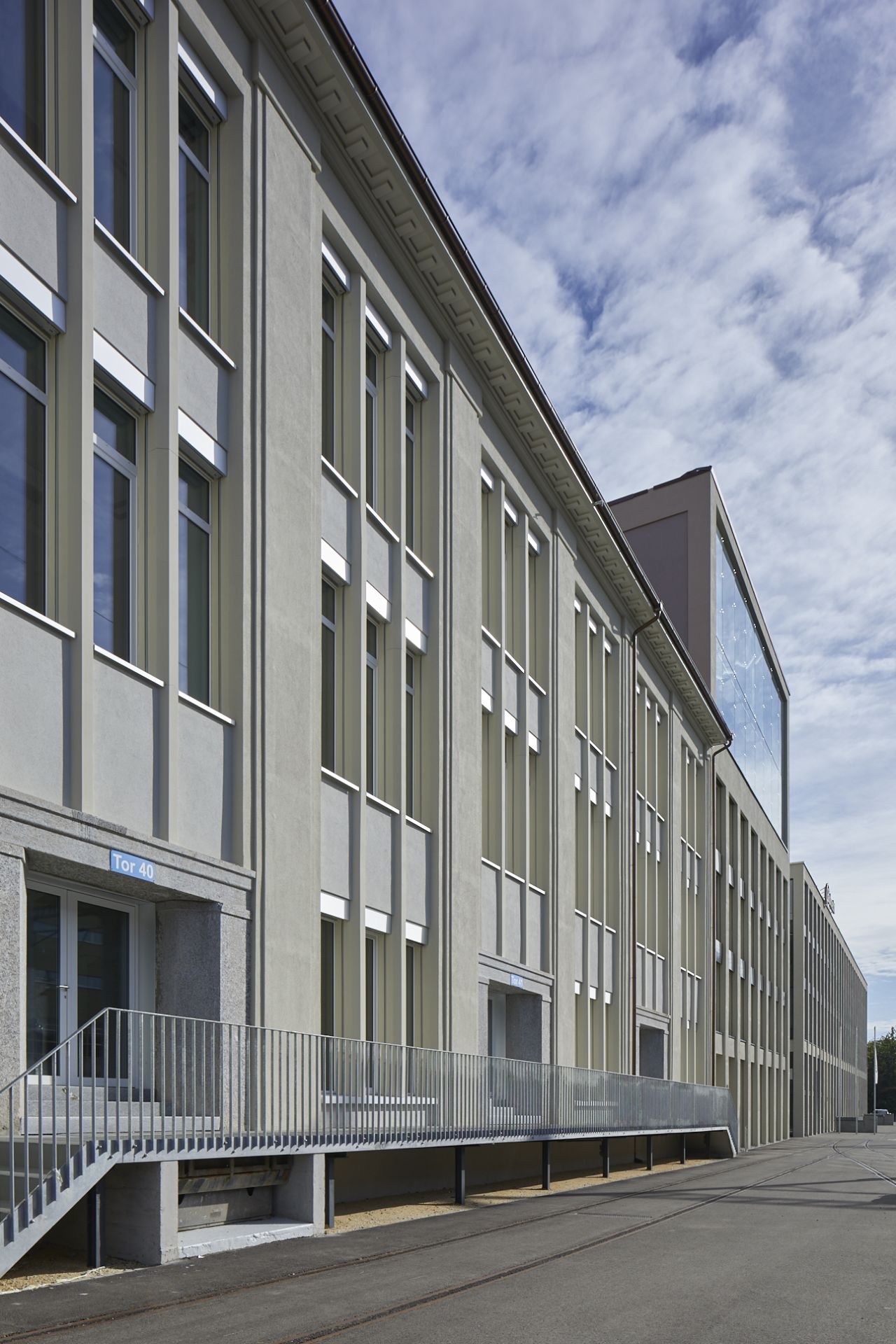 Bureaux et locaux commerciaux « Im Fokus » d'environ 477 m² / Duplex