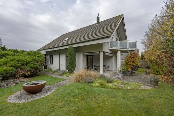 Freistehendes EFH im Grünen mit viel Privatsphäre 2