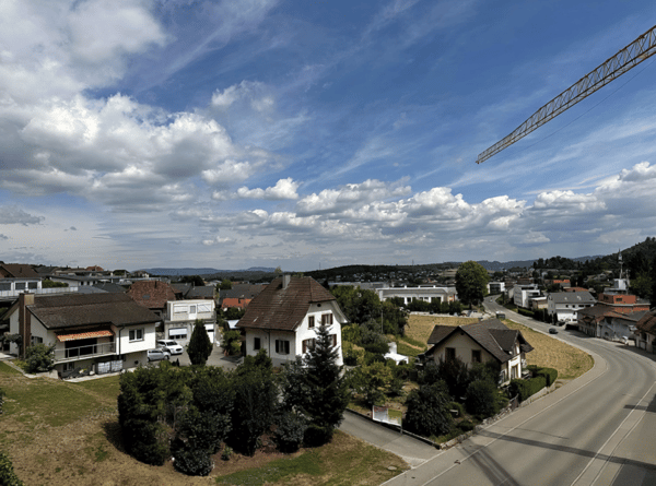 Attikawohnung mit 120 m² Terrasse und Blick ins Grüne und übers Suhrental 4
