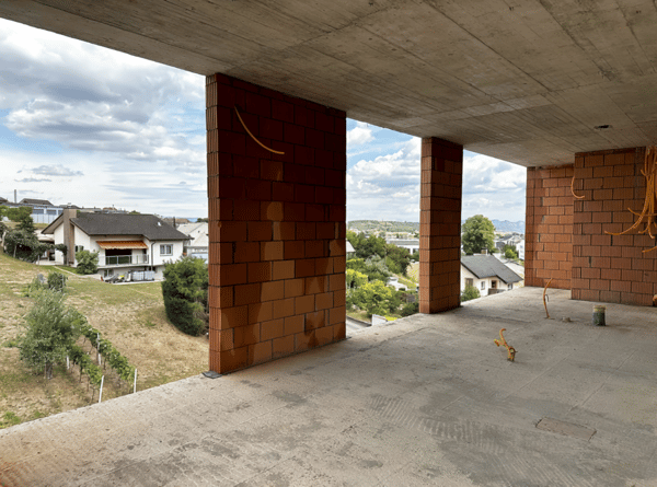 Attikawohnung mit 120 m² Terrasse und Blick ins Grüne und übers Suhrental 3