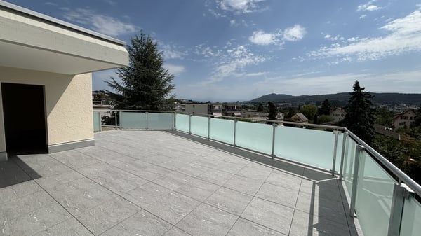 5 1/2-ZIMMER-ATTIKAWOHNUNG;  NEU RENOVIERT