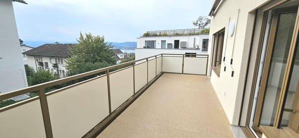 Balcony Lake View - 2.5 Zimmerwohnung an Toplage in Zürich 12