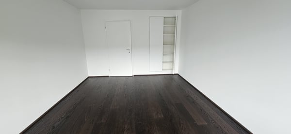 Geniessen Sie ein exklusives Wohnambiente mit einem Weitblick, der von der Stadt Zürich über den Zürichsee bis in die Ferne reicht! 5