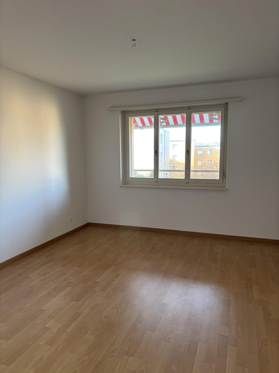 helle und grosszügige 3.5 Zimmerwohnung mit frisch sanierter Küche in St. Gallen 8