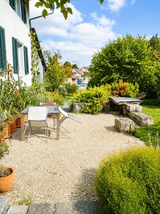 Traumhafte 6.5-Zimmerwohnung mit Cheminée und idyllischem Garten 11