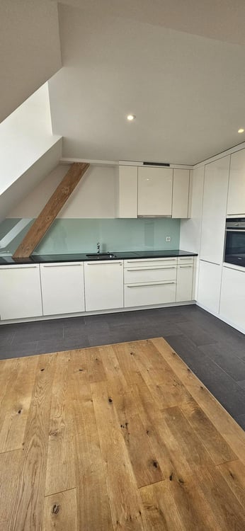 charmante 3.5 Zimmer-Maisonettewohnung in Zürich 3