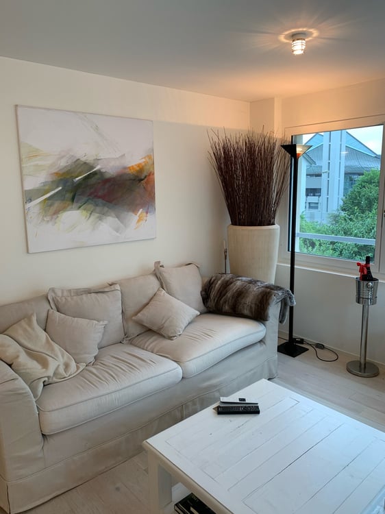 Moderne, praktische 2.5-Zimmer-Wohnung mit Bahnanschluss im TILIA USTER 2