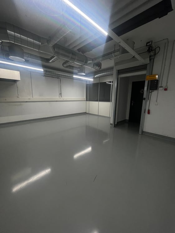 Voll ausgestatteter Reinraum zu vermieten 1