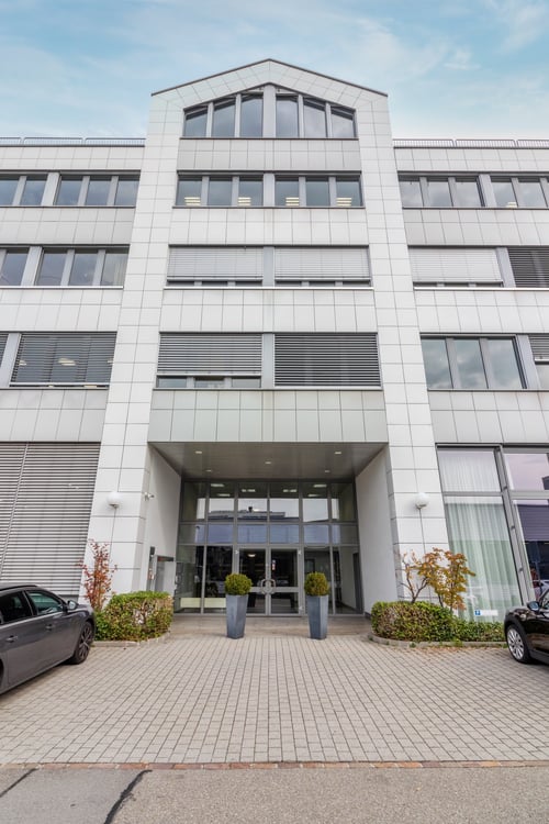 helle Büroflächen an der Erlenstrasse 4, 6343 Rotkreuz 4
