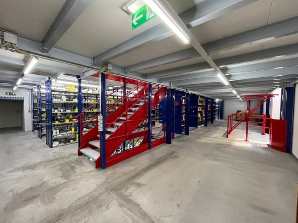 Ampia superficie commerciale e logistica in posizione strategica a Barbengo 7