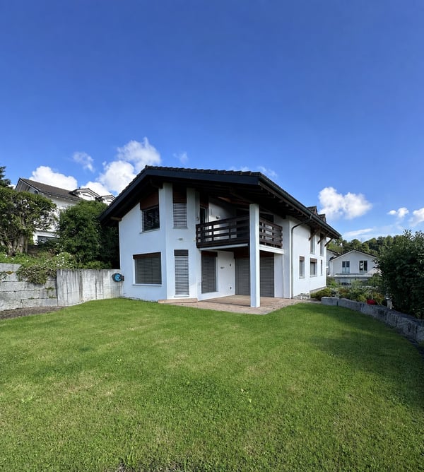 Modernes Einfamilienhaus mit grossem Garten und Balkon! 2