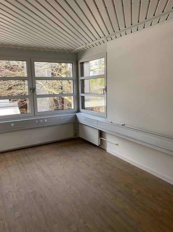Top sanierte Büroräume im steuergünstigen Zumikon ca. 170 m2 2
