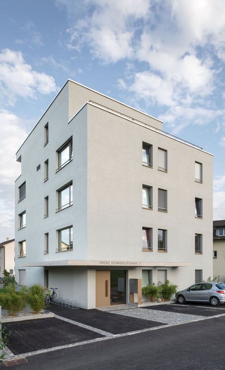 Grosszügige 3 1/2-Zimmer Wohnung 1