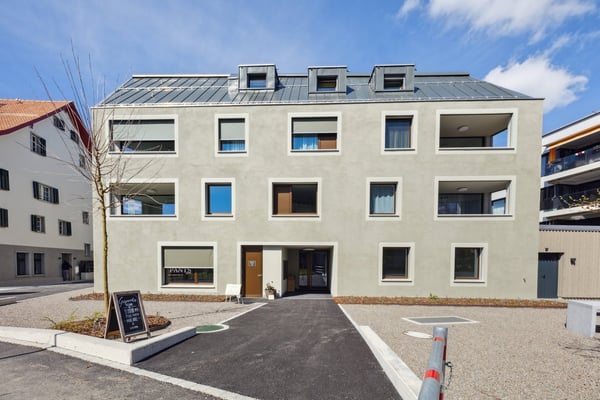 Einstellplatz im Zentrum von Stäfa per sofort zu vermieten 3