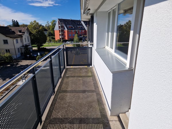 4-Zimmerwohnung an zentraler Lage mit schöner Weitsicht 10