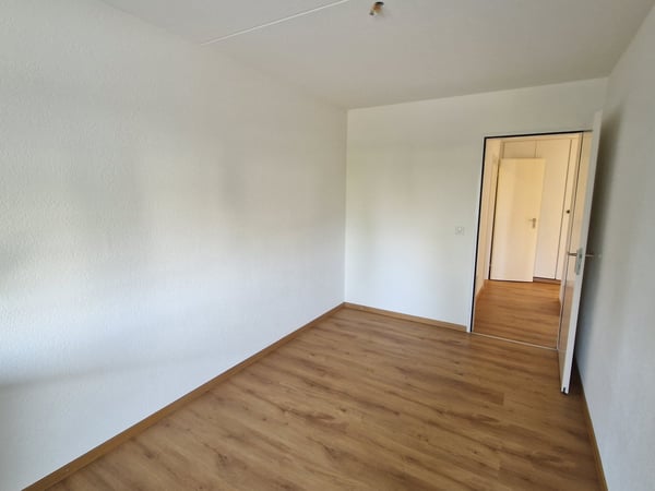 Helle und grosszügige 4.5-Zimmerwohnung mit sonnigem Balkon 7