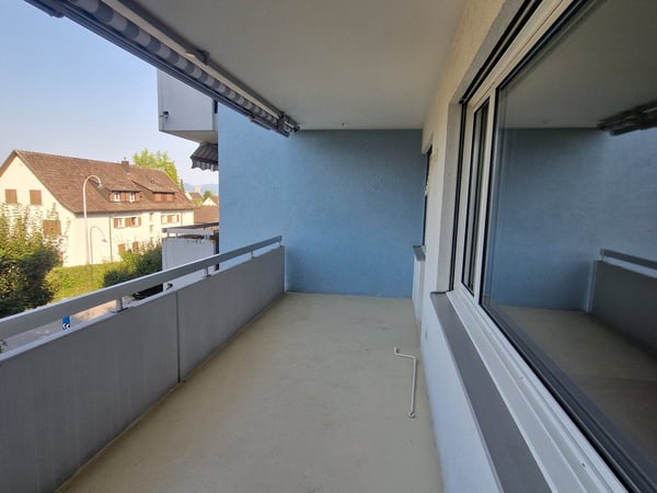 Helle und grosszügige 4.5-Zimmerwohnung mit sonnigem Balkon 4
