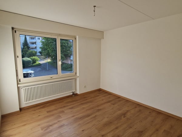 Helle und grosszügige 4.5-Zimmerwohnung mit sonnigem Balkon 9