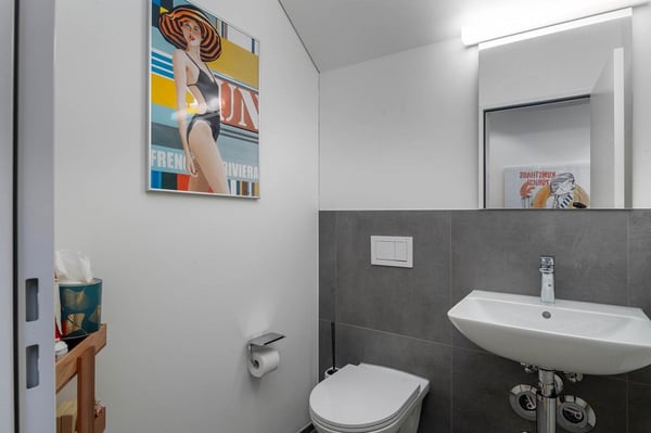 Alleine ganz oben, neuwertig, ruhig und mit schöner Rundsicht 12