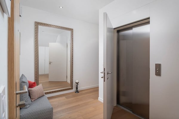 Alleine ganz oben, neuwertig, ruhig und mit schöner Rundsicht 10