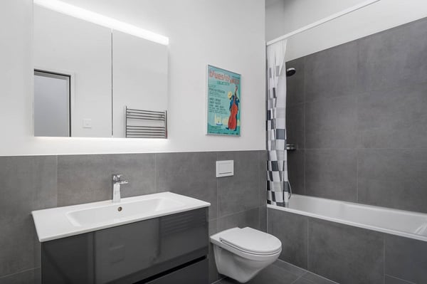 Alleine ganz oben, neuwertig, ruhig und mit schöner Rundsicht 7