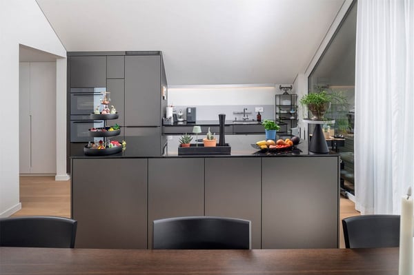 Alleine ganz oben, neuwertig, ruhig und mit schöner Rundsicht 4