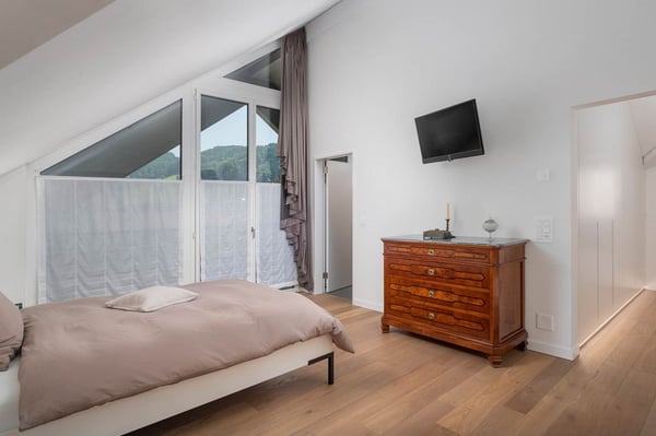 Alleine ganz oben, neuwertig, ruhig und mit schöner Rundsicht 6