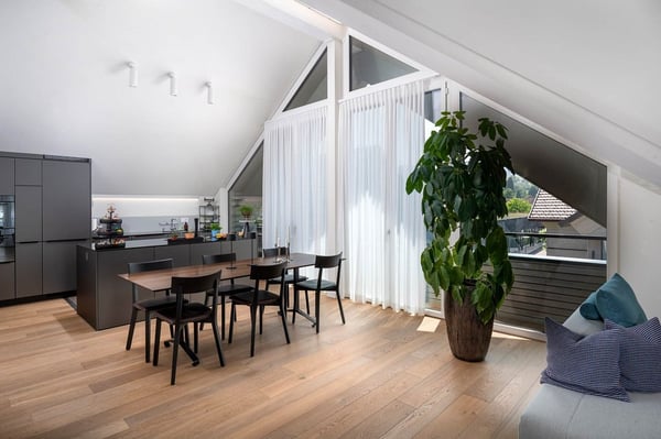 Alleine ganz oben, neuwertig, ruhig und mit schöner Rundsicht 3