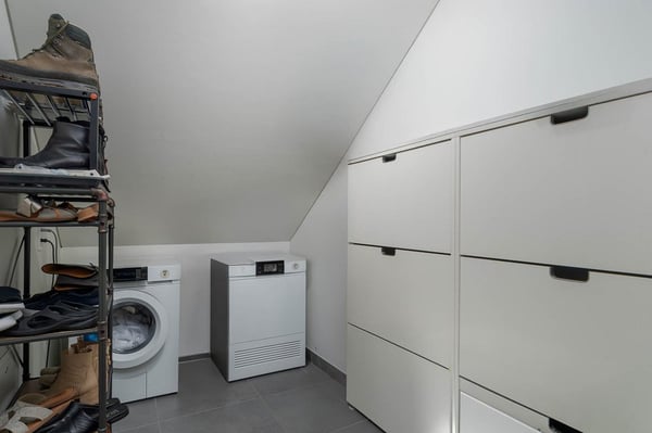 Alleine ganz oben, neuwertig, ruhig und mit schöner Rundsicht 13