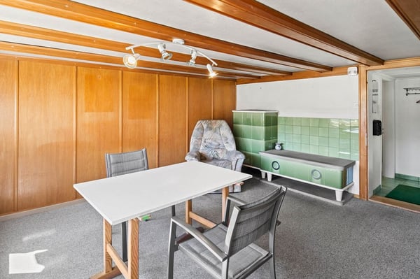 Gepflegtes Flarzhaus mit Landparzelle 6