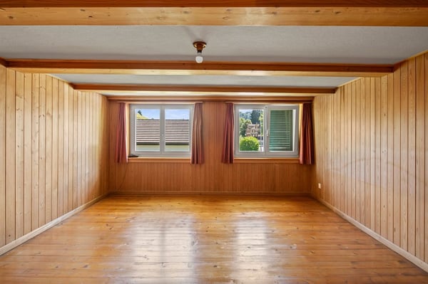 Gepflegtes Flarzhaus mit Landparzelle 11