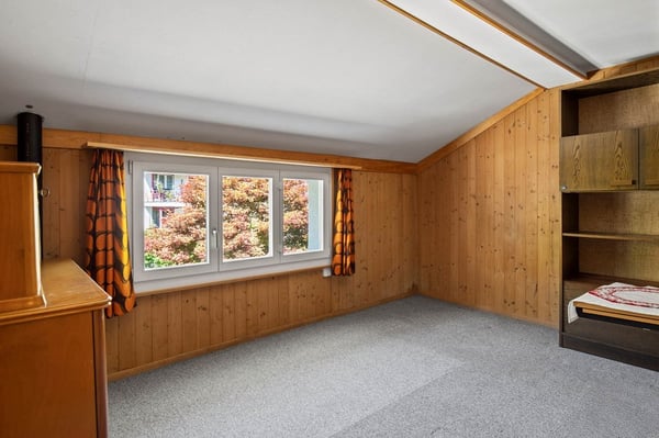 Gepflegtes Flarzhaus mit Landparzelle 10