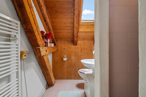 Bijou Dachwohnung mit Atelier 6