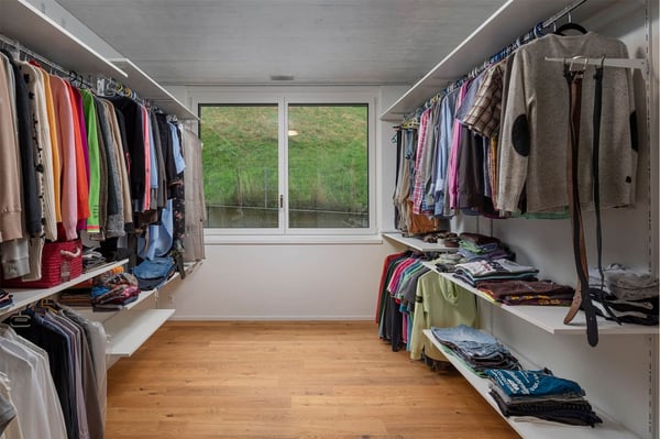 Neuwertige, moderne Wohnung mit verglaster Loggia und schöner Fernsicht 10