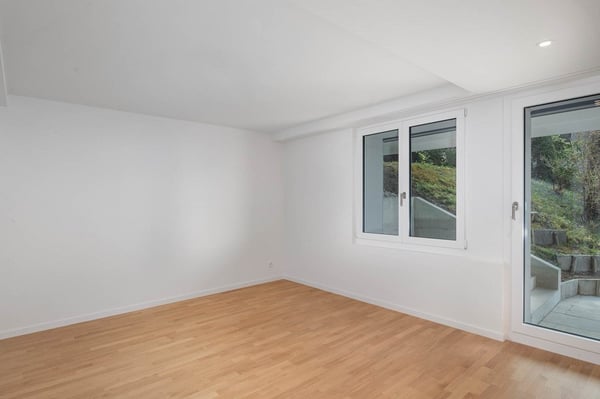 Traumlage mit unverbaubarer See- und Bergsicht 9