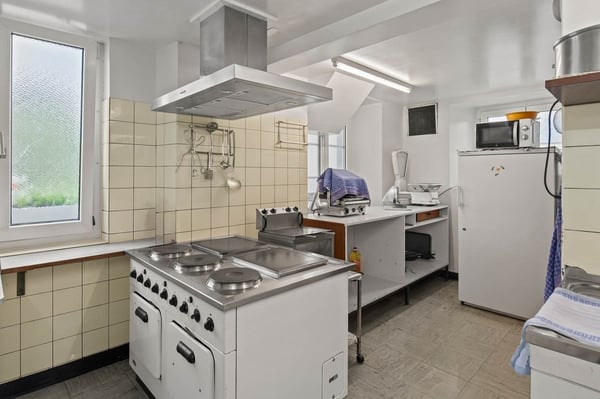 Zum Umbauen! Wohnhaus mit Restaurant Löwen 8