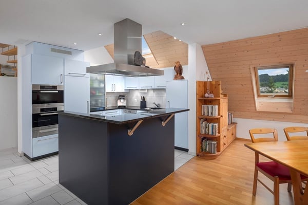 Gepflegte, grosszügige Dachwohnung 5