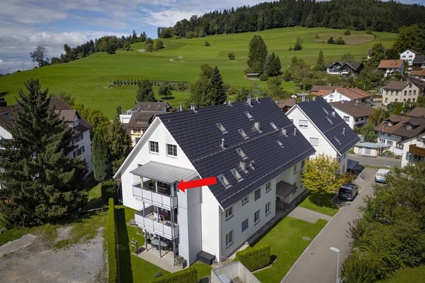Gepflegte, grosszügige Dachwohnung 13