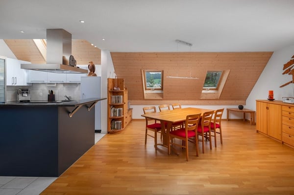 Gepflegte, grosszügige Dachwohnung 4